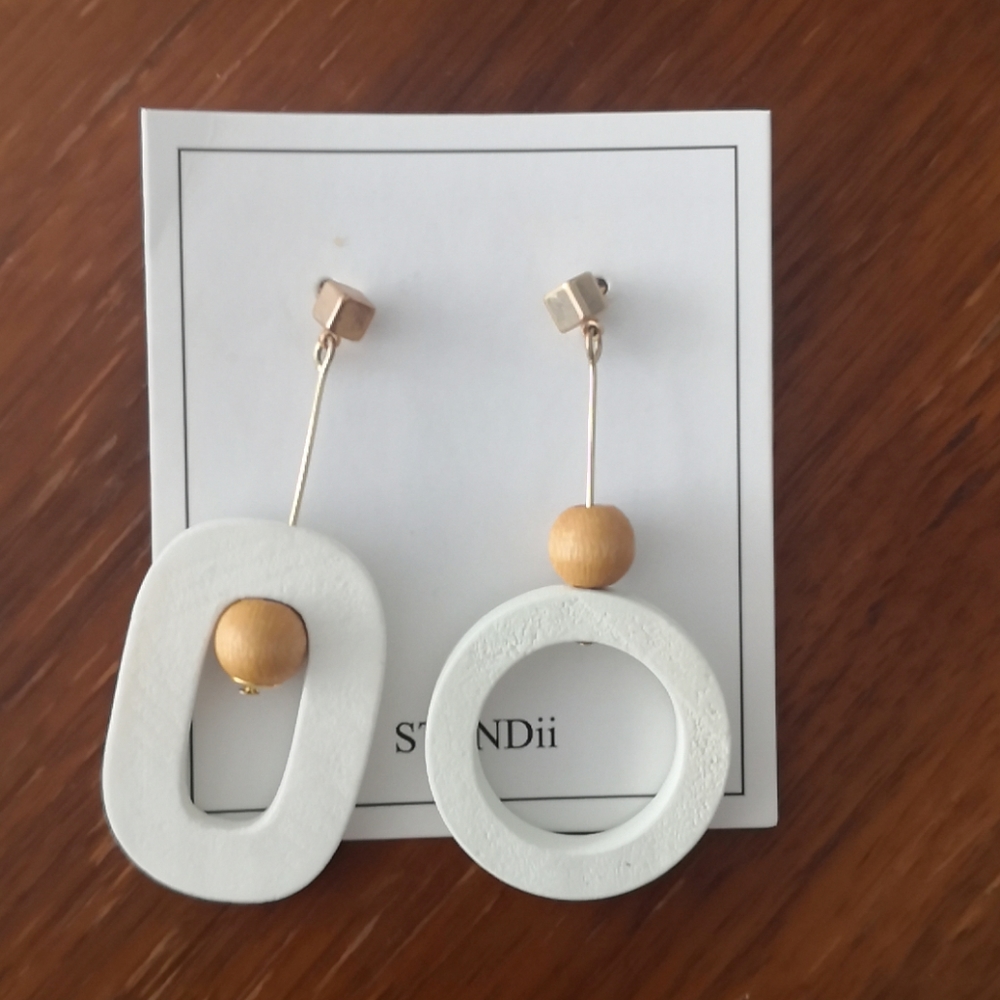 Assorted Earrings - Picture 7 of 8
